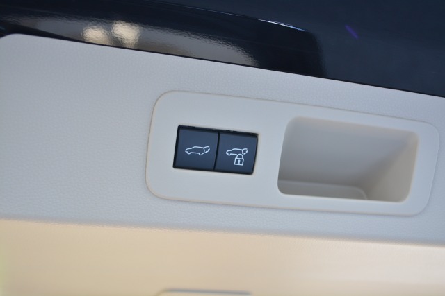 トヨタ:ランドクルーザー200/300