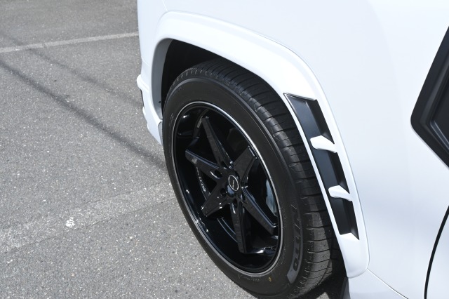 トヨタ:ランドクルーザー200/300