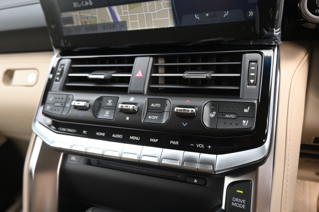 トヨタ:ランドクルーザー200/300