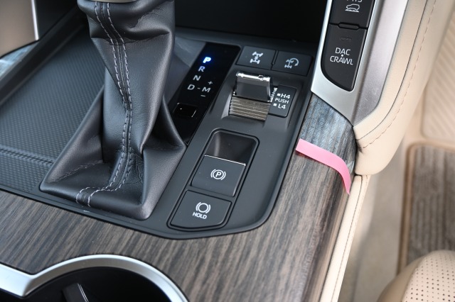 トヨタ:ランドクルーザー200/300