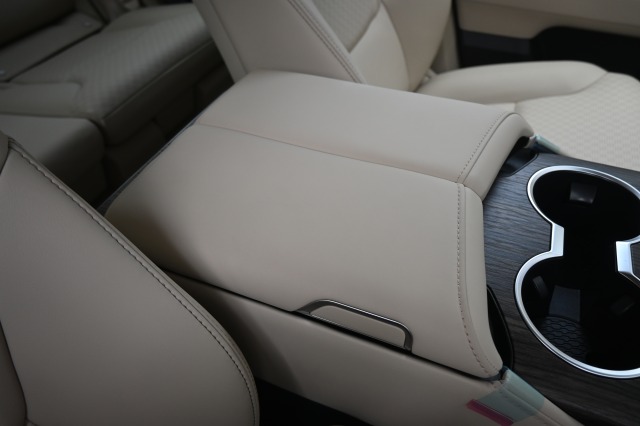 トヨタ:ランドクルーザー200/300