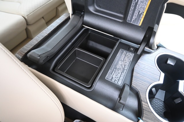 トヨタ:ランドクルーザー200/300