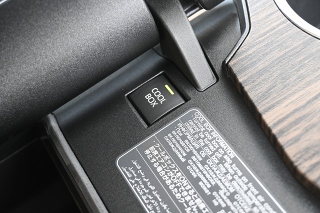 トヨタ:ランドクルーザー200/300