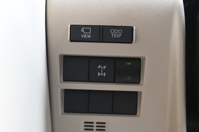 トヨタ:ランドクルーザー200/300