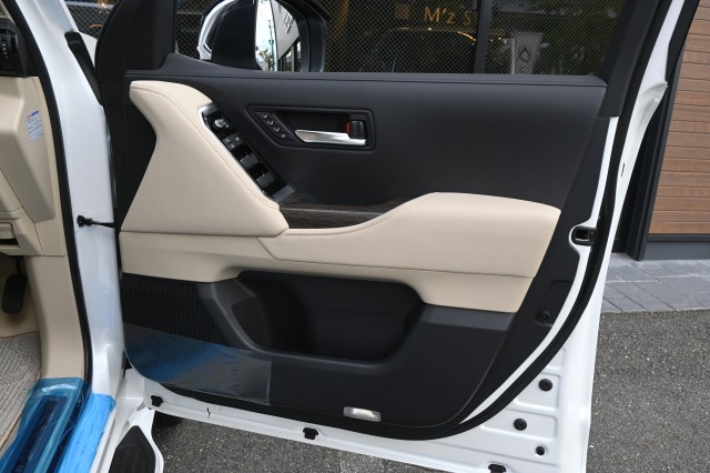 トヨタ:ランドクルーザー200/300