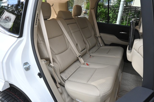 トヨタ:ランドクルーザー200/300