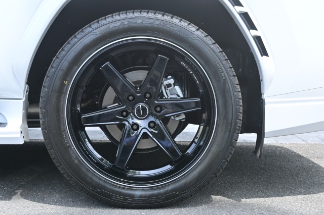 トヨタ:ランドクルーザー200/300