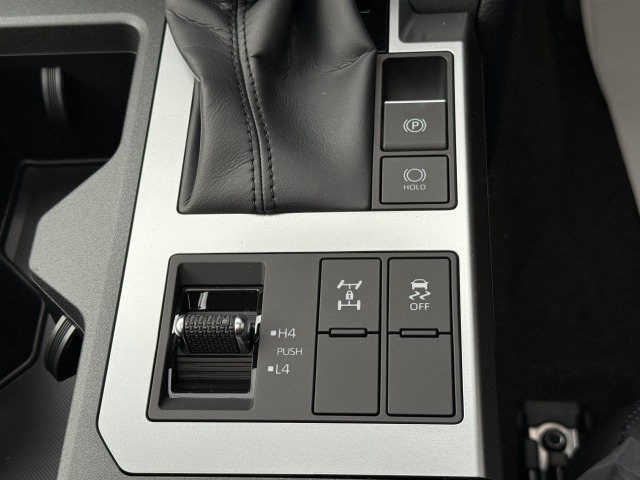 トヨタ:ランドクルーザー250