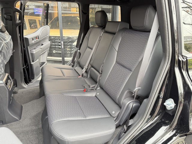 トヨタ:ランドクルーザー250