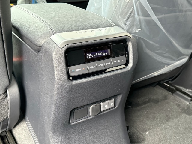 トヨタ:ランドクルーザー250