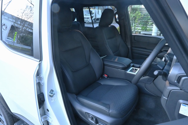 トヨタ:ランドクルーザー250