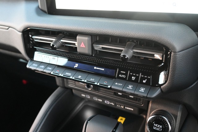 トヨタ:ランドクルーザー250