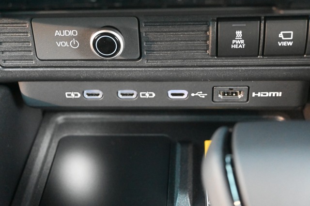 トヨタ:ランドクルーザー250