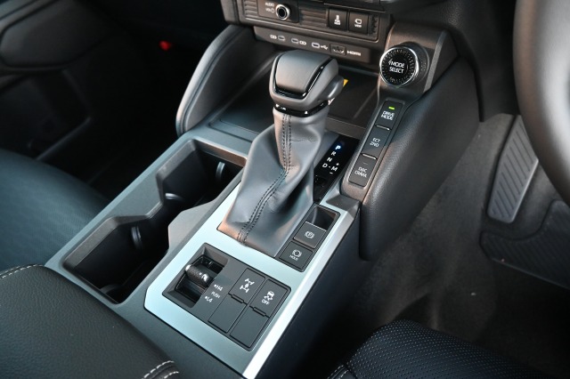 トヨタ:ランドクルーザー250