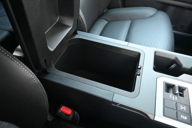 トヨタ:ランドクルーザー250