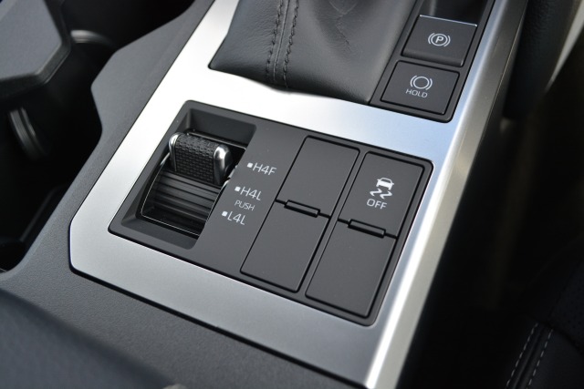 トヨタ:ランドクルーザー250