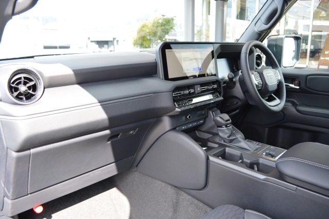 トヨタ:ランドクルーザー250