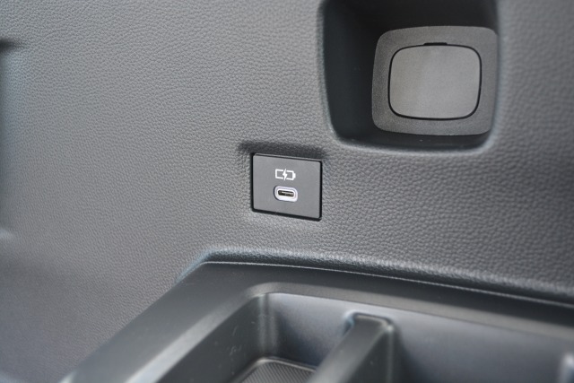 トヨタ:ランドクルーザー250