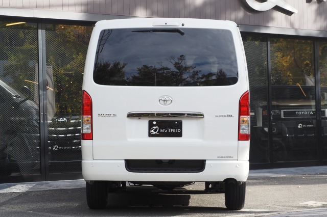 トヨタ:ハイエースバン(標準ボディ)
