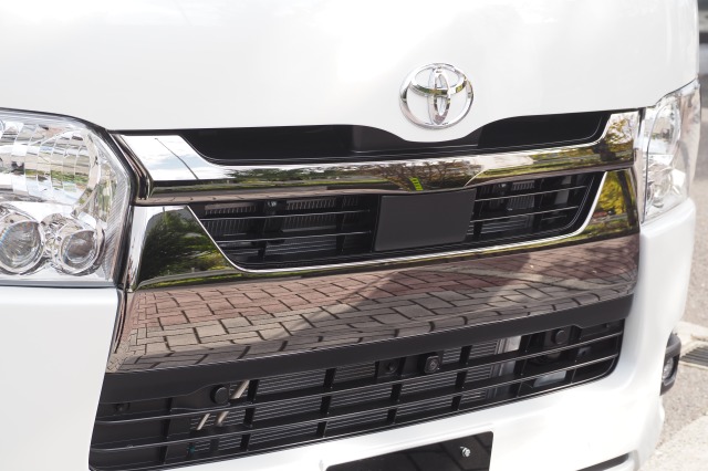 トヨタ:ハイエースバン(標準ボディ)