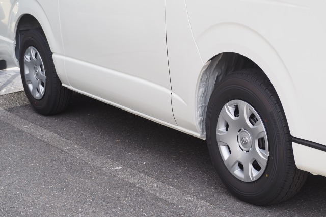 トヨタ:ハイエースバン(標準ボディ)