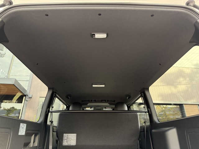 トヨタ:ハイエースバン(標準ボディ)