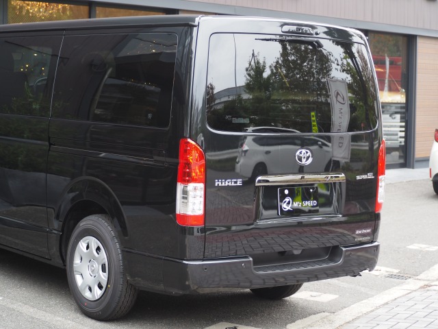 トヨタ:ハイエースバン(標準ボディ)