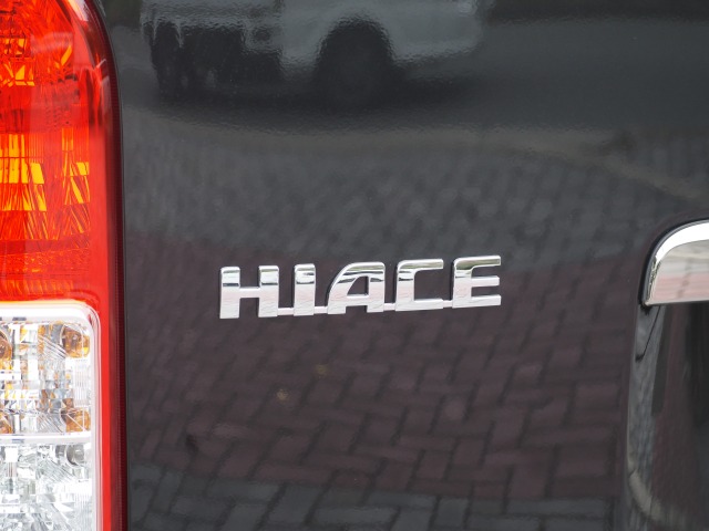 トヨタ:ハイエースバン(標準ボディ)