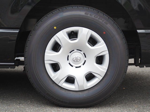 トヨタ:ハイエースバン(標準ボディ)