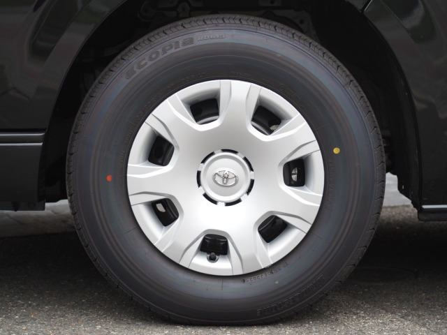 トヨタ:ハイエースバン(標準ボディ)