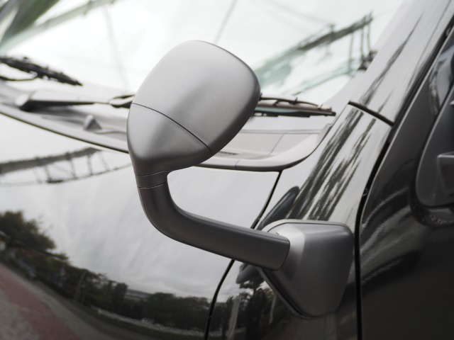 トヨタ:ハイエースバン(標準ボディ)