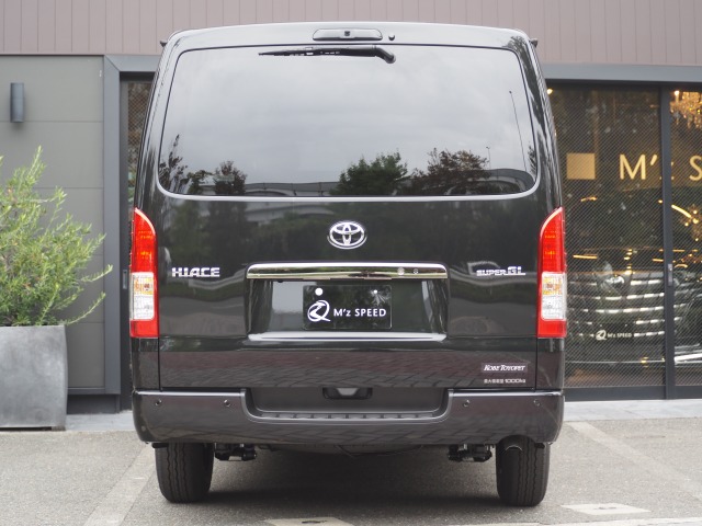 トヨタ:ハイエースバン(標準ボディ)