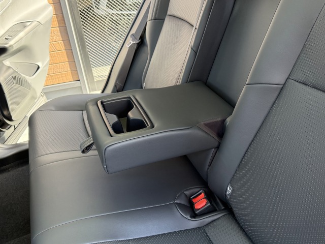 トヨタ:ハリアー