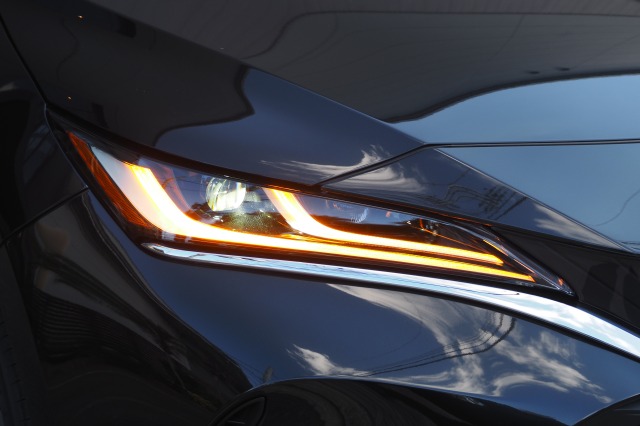 トヨタ:ハリアー