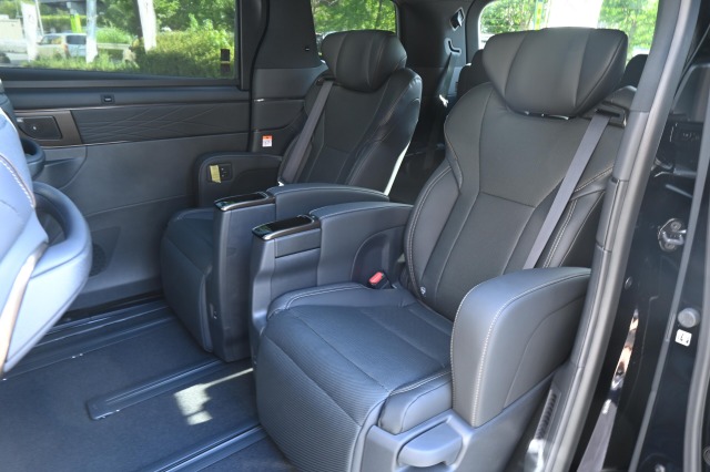 トヨタ:アルファード