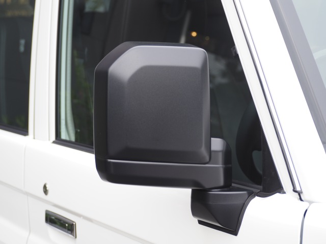 トヨタ:ランドクルーザー70