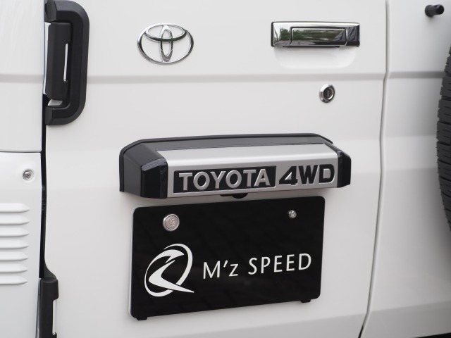 トヨタ:ランドクルーザー70