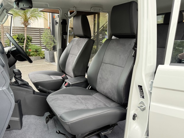 トヨタ:ランドクルーザー70