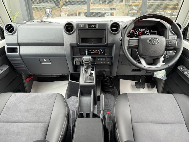 トヨタ:ランドクルーザー70