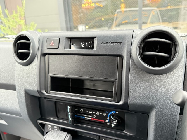 トヨタ:ランドクルーザー70