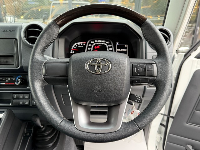 トヨタ:ランドクルーザー70