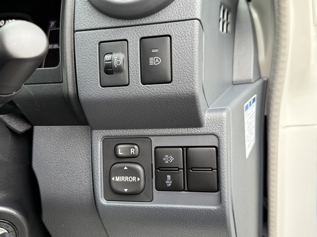 トヨタ:ランドクルーザー70