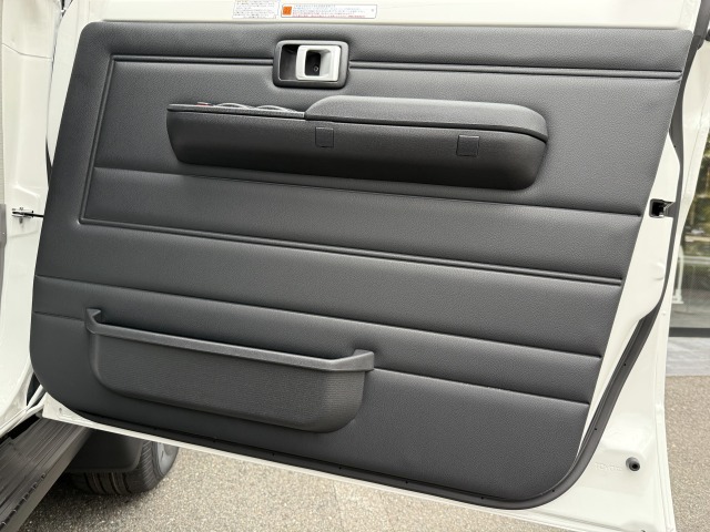 トヨタ:ランドクルーザー70