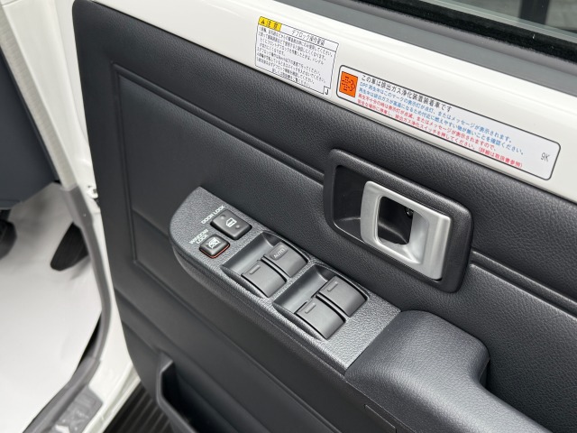 トヨタ:ランドクルーザー70