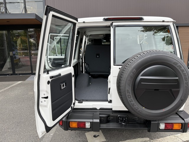 トヨタ:ランドクルーザー70