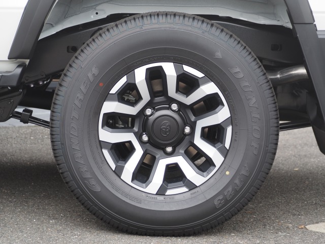 トヨタ:ランドクルーザー70