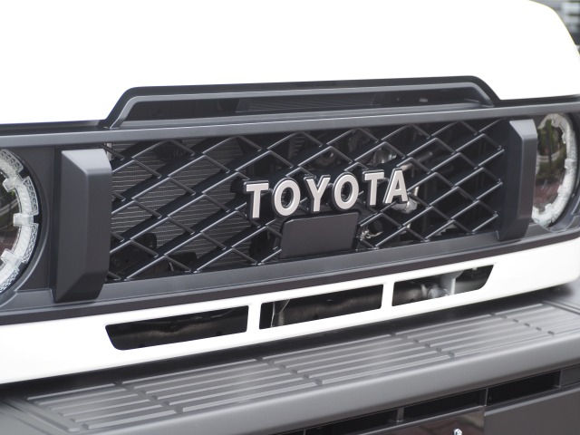 トヨタ:ランドクルーザー70