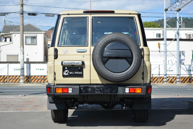 トヨタ:ランドクルーザー70