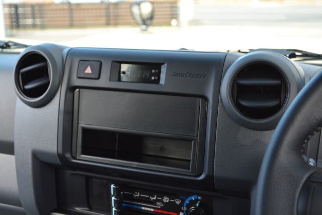 トヨタ:ランドクルーザー70