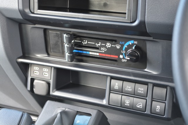 トヨタ:ランドクルーザー70